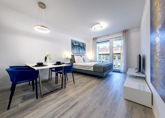 Frankie\'S Apartment